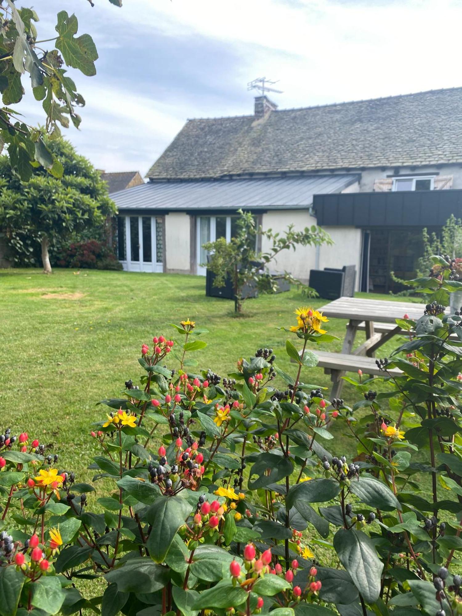 Bed and Breakfast La Clef Du Four Plesder Zewnętrze zdjęcie